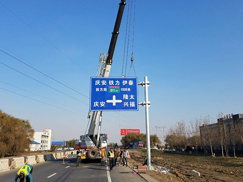 宿迁宿迁道路护栏网网片该如何进行正确的选购呢？